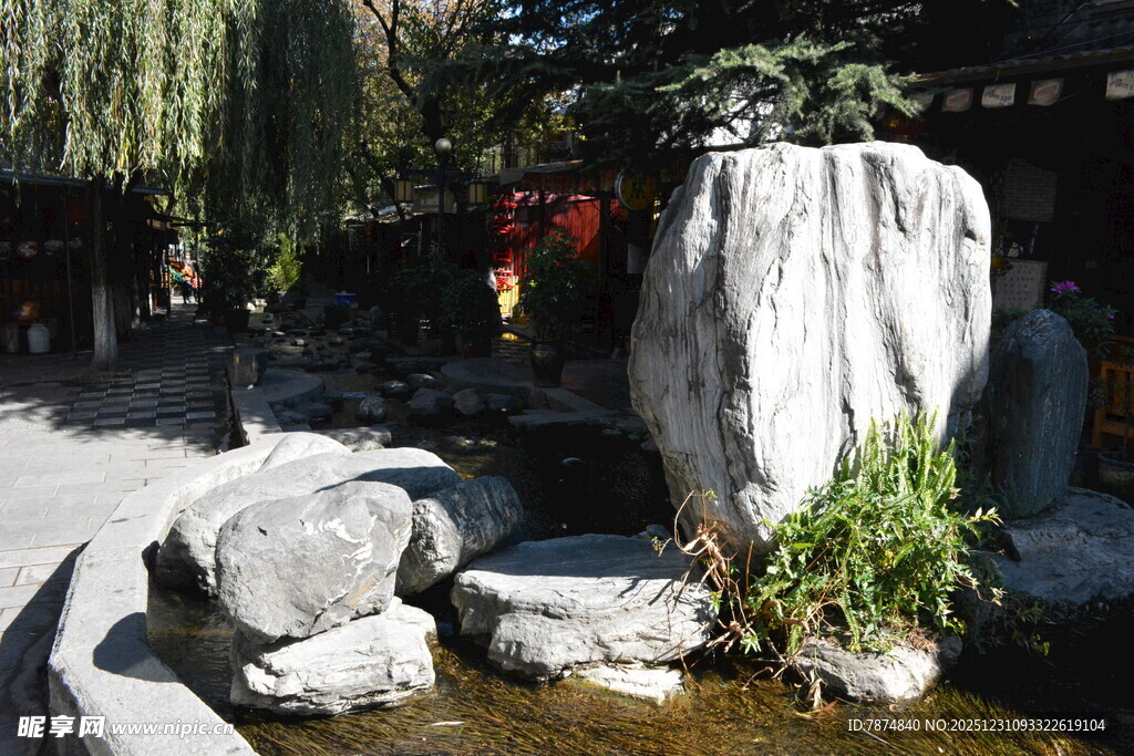 中式庭院景观石景一角