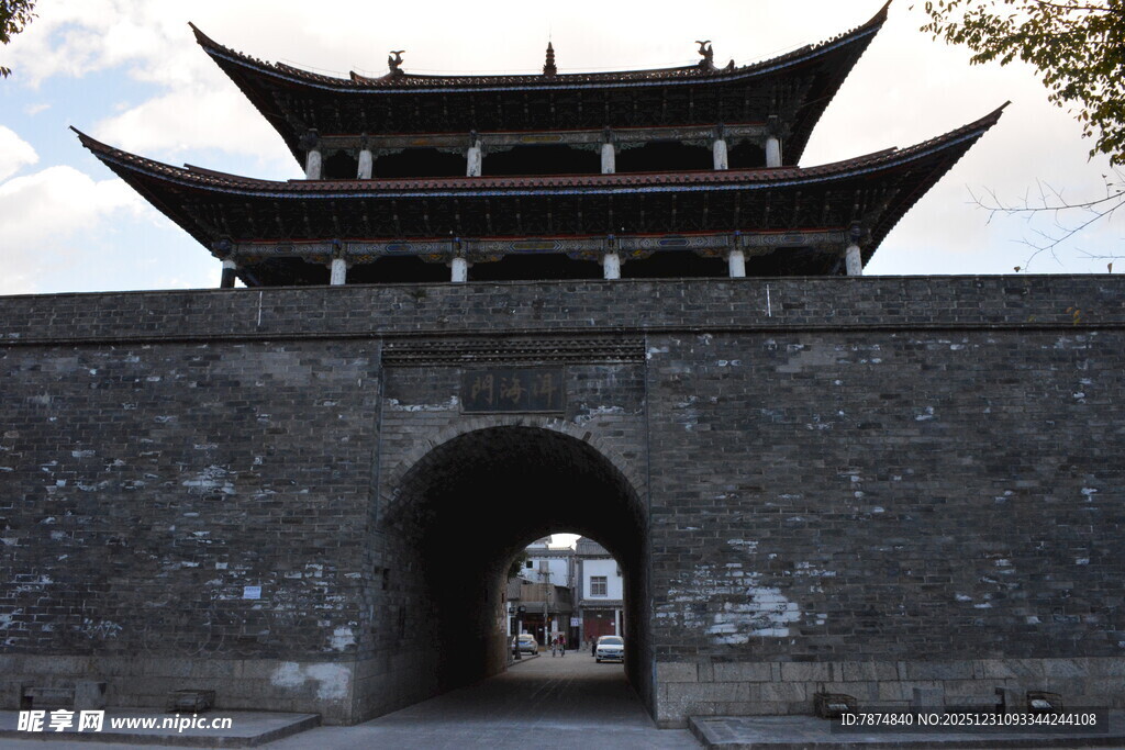 中式古城门建筑景观