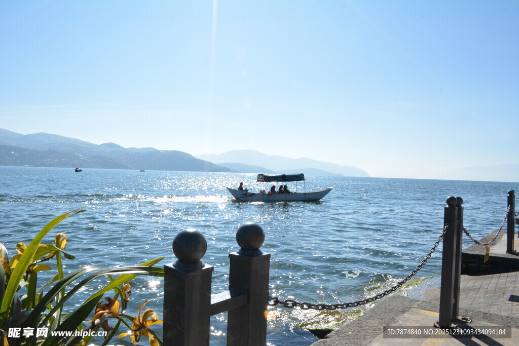 海边码头小船风景