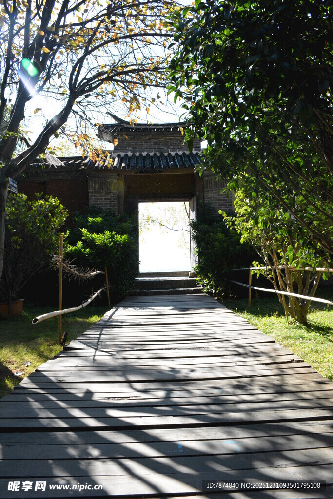 日式庭院小径 光影交错