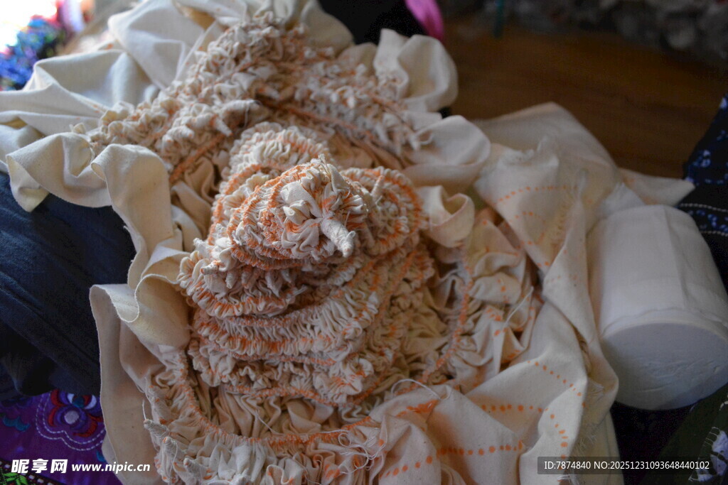 褶皱布料上的独特纹理