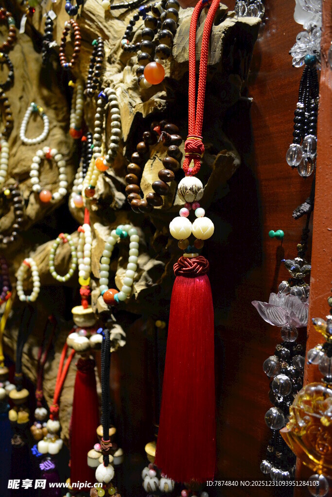 精美中式挂件饰品展示