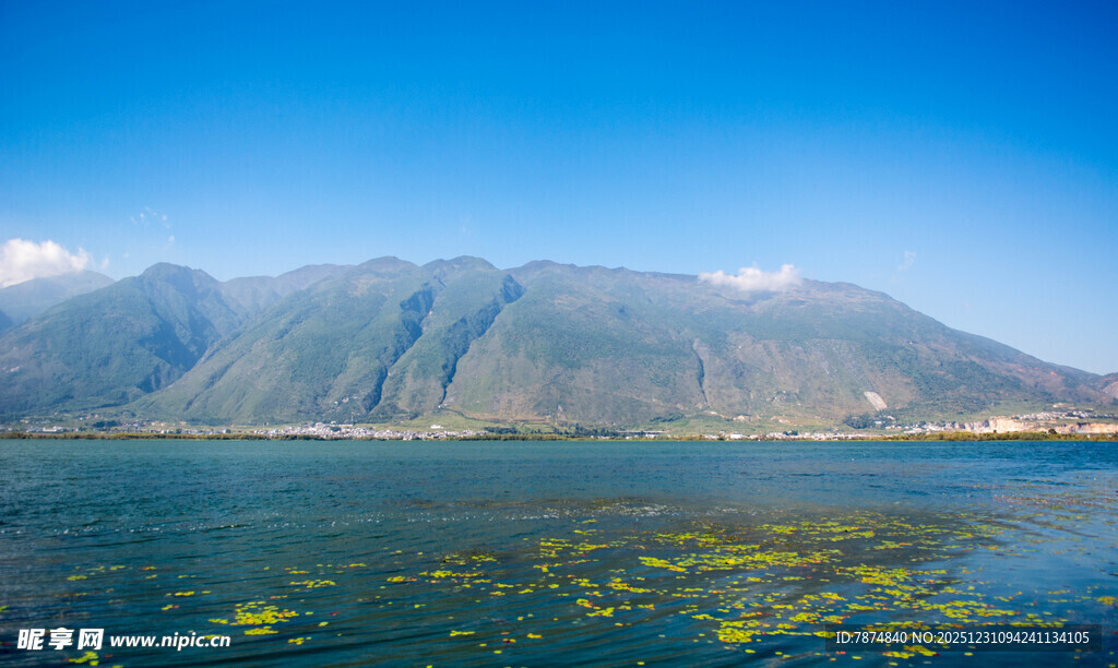 碧海青山美景如画