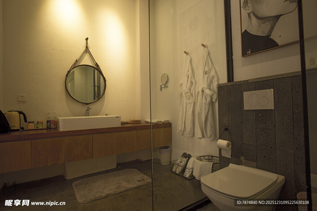 简约现代风格的卫生间一角