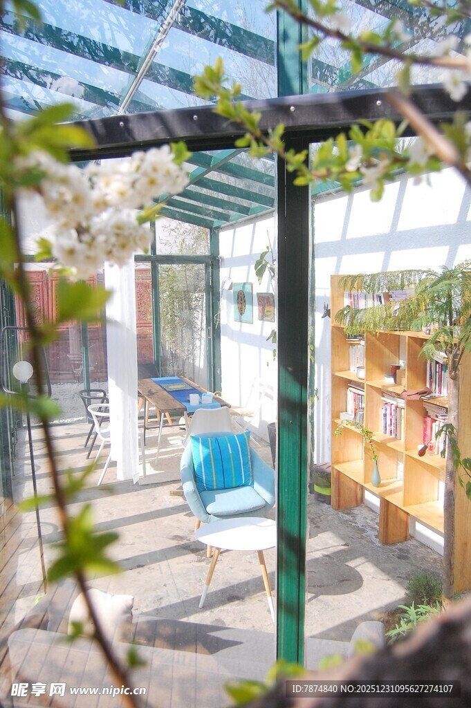 户外休闲小庭院一角