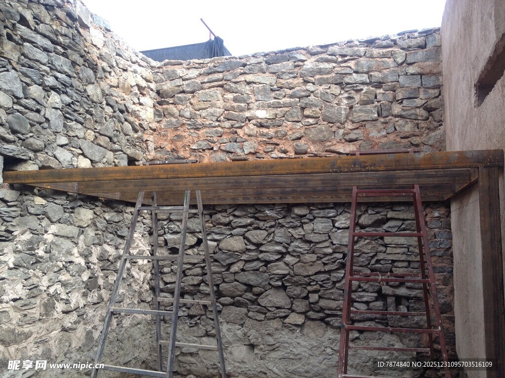 石砌建筑施工场景