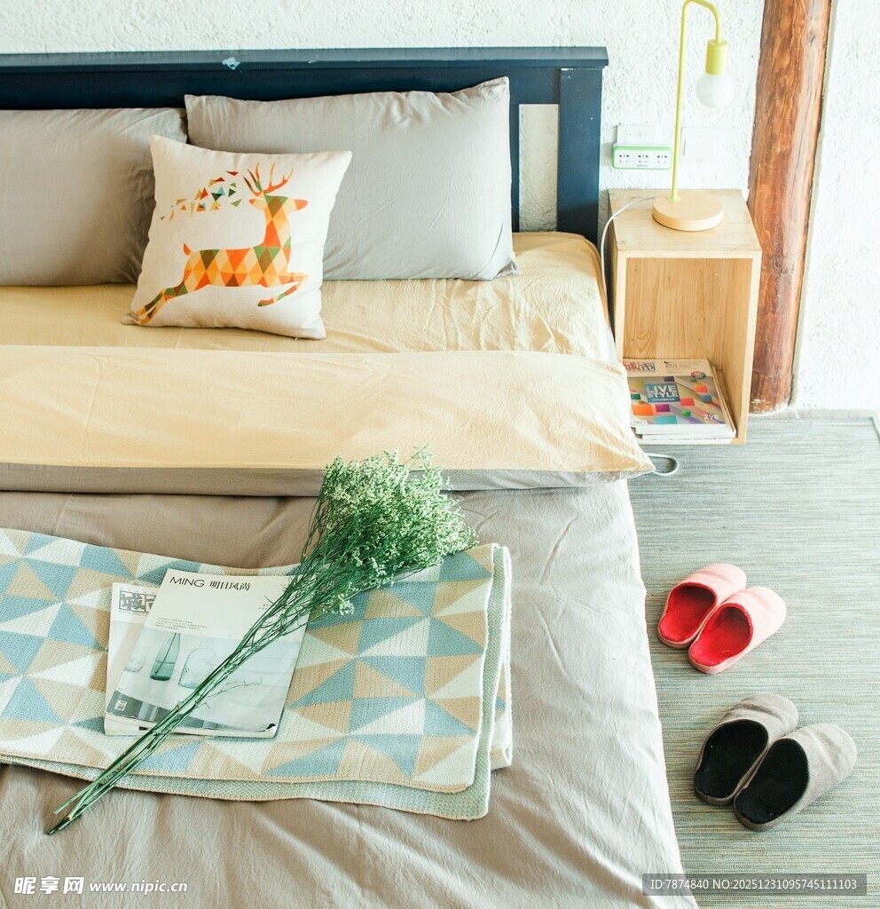 卧室一角的清新绿植布置