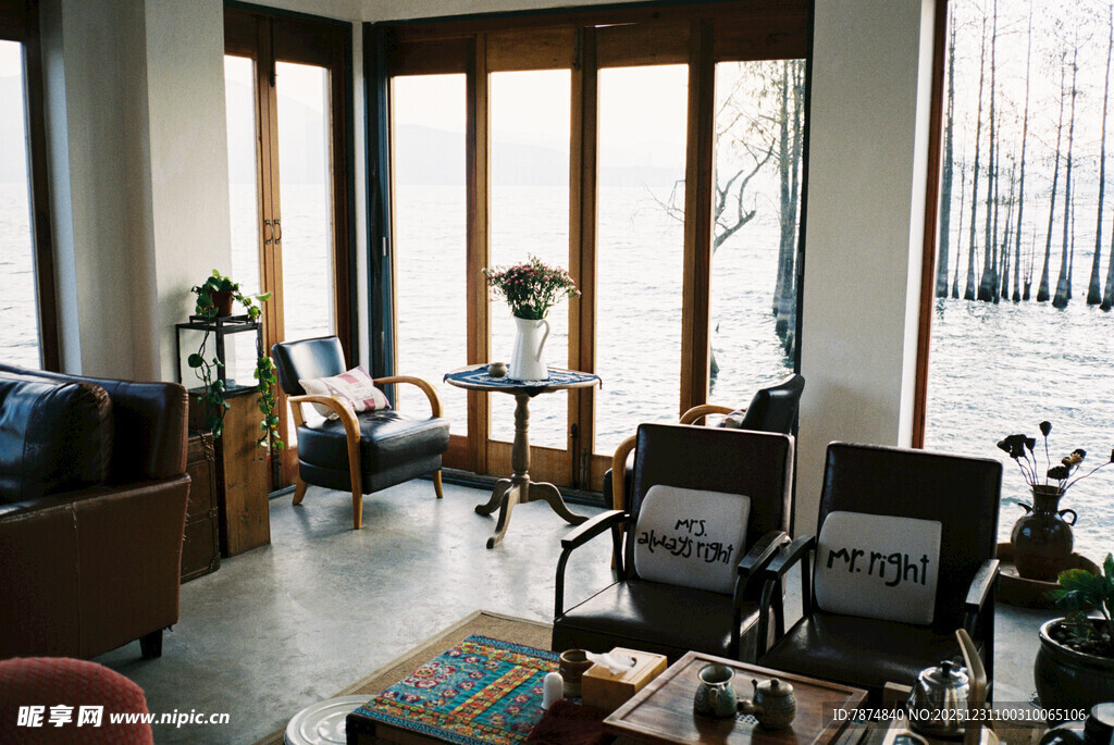 现代简约风温馨客厅一角