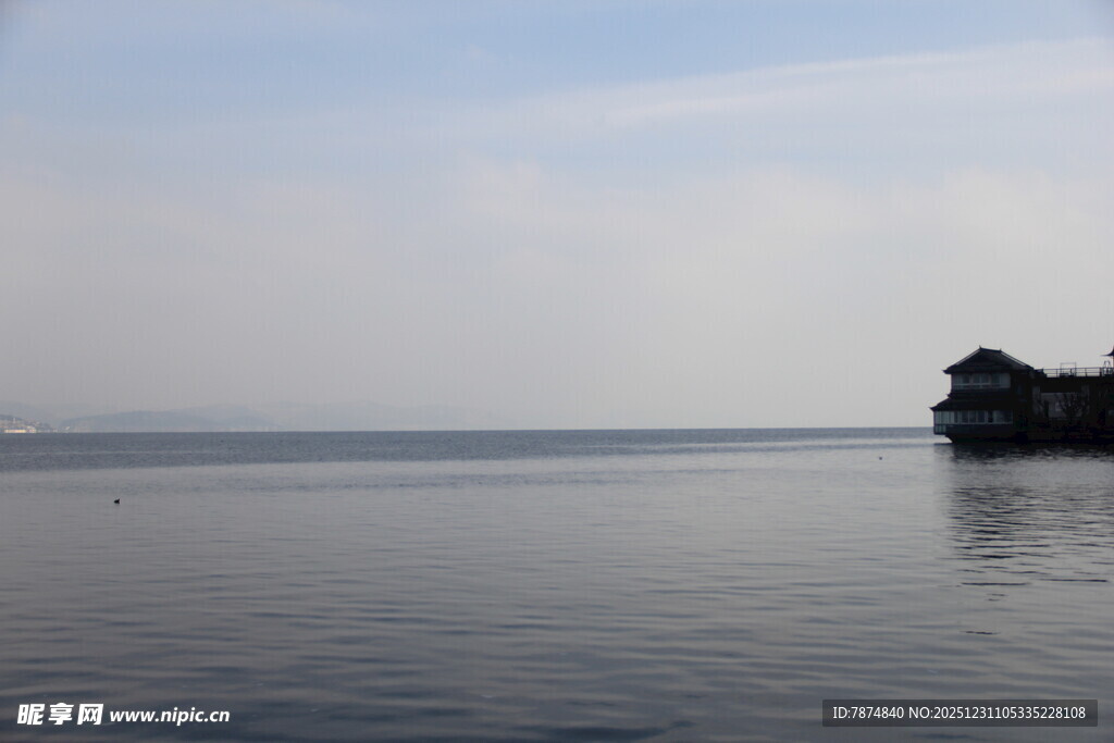 海边孤岩 宁静辽阔之景