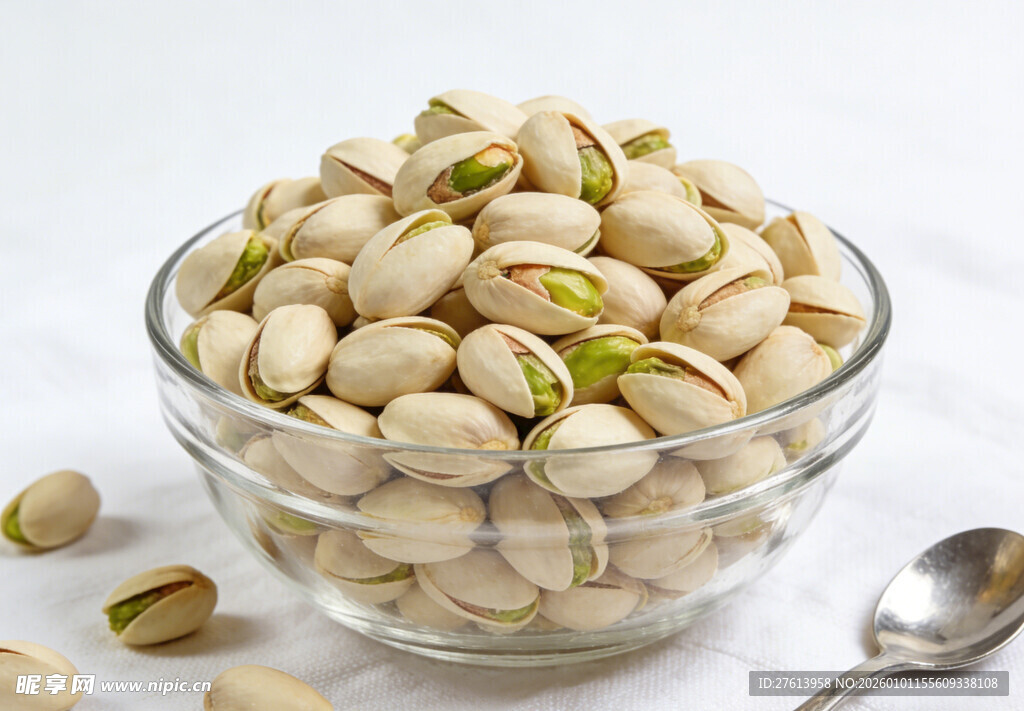 玻璃碗中的开心果