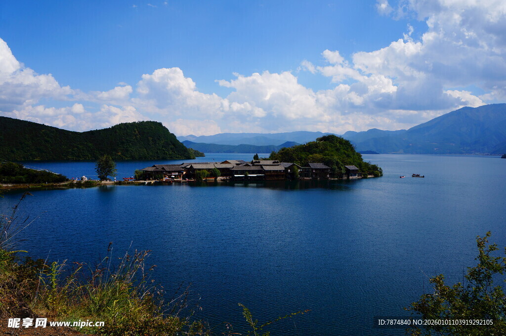 湖畔美景 宁静山水风光