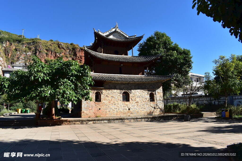 古雅中式楼阁 绿树环绕