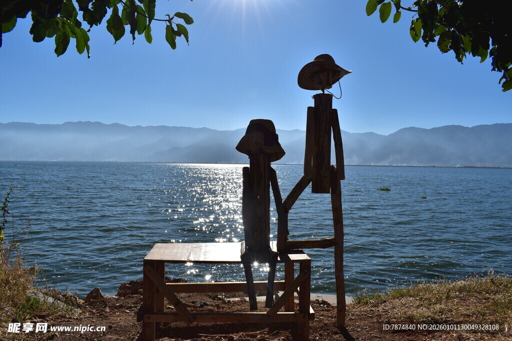 湖畔木偶 静谧美好时光