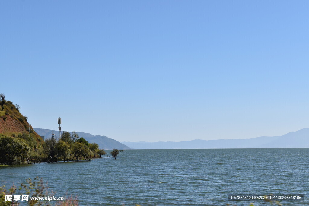 湖畔风光 宁静的自然景致