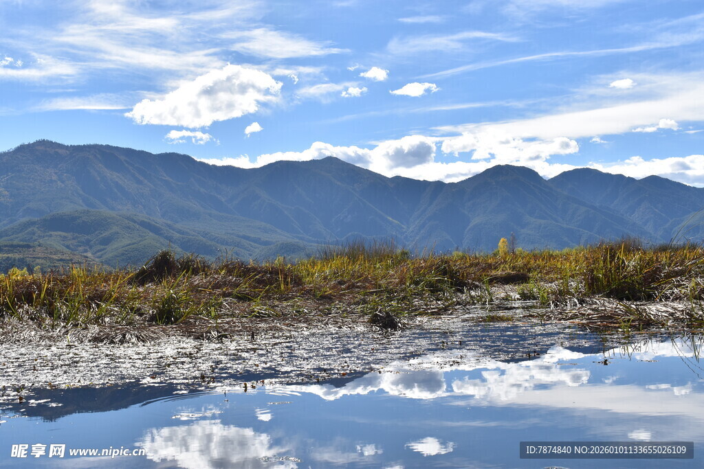 山水相映的美丽自然景观