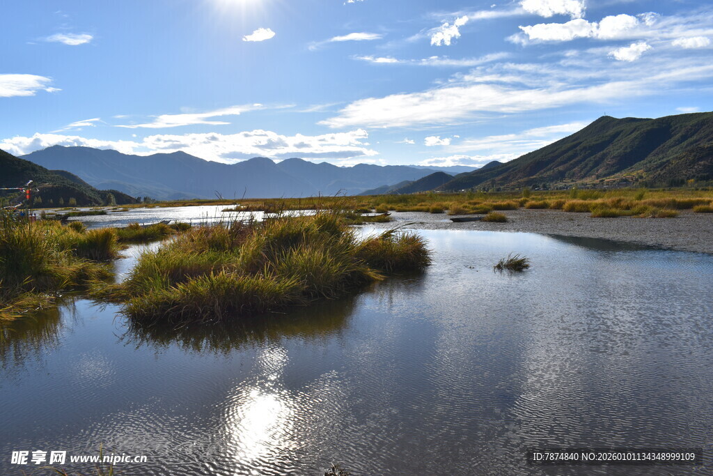 宁静山水间的美丽湿地