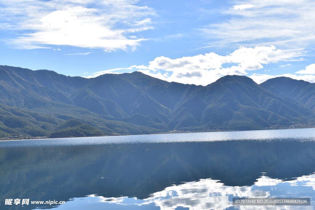 宁静山水湖景 自然之美
