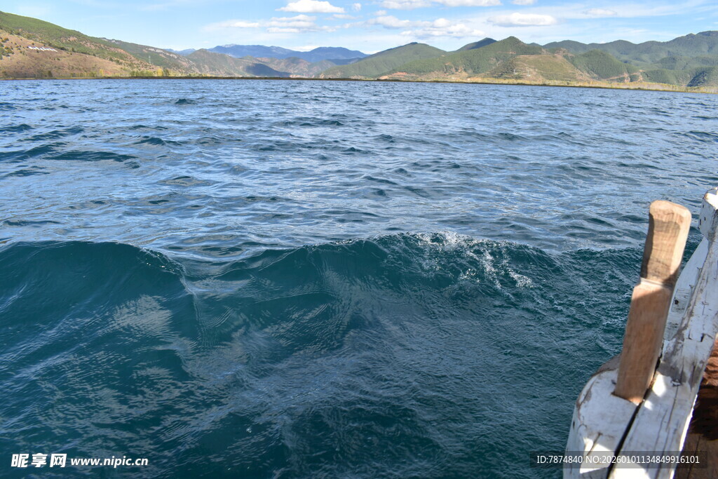 海上行舟览壮阔山海