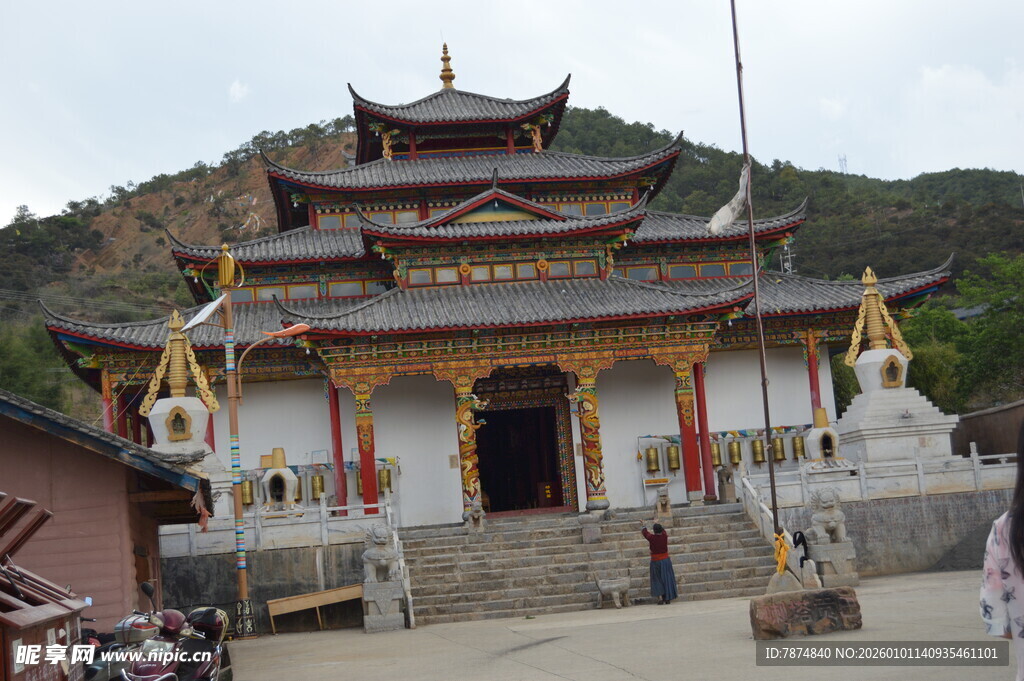 中式传统寺庙建筑景观