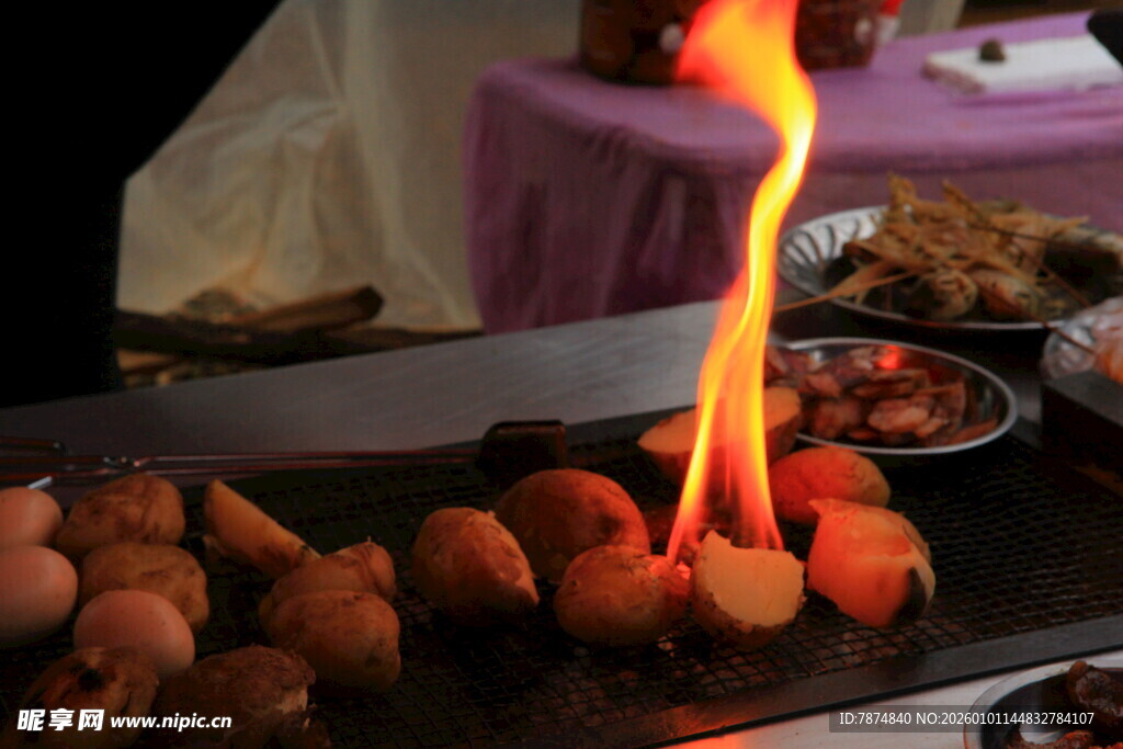 火焰烧烤美食诱人场景