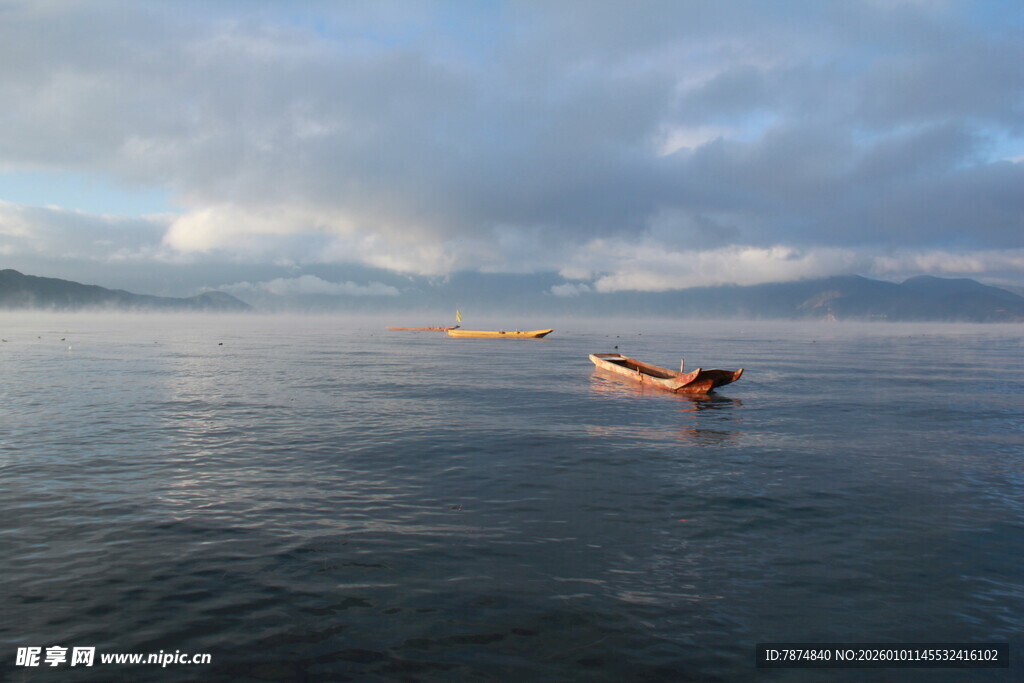 海上孤舟享静谧时光