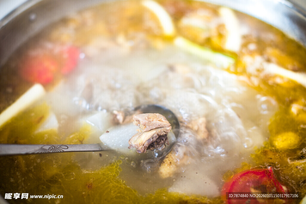 热气腾腾的美味火锅涮菜