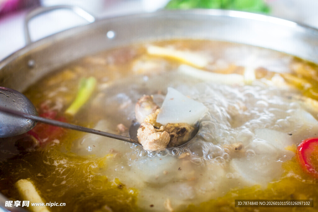 美味滋补的养生汤锅