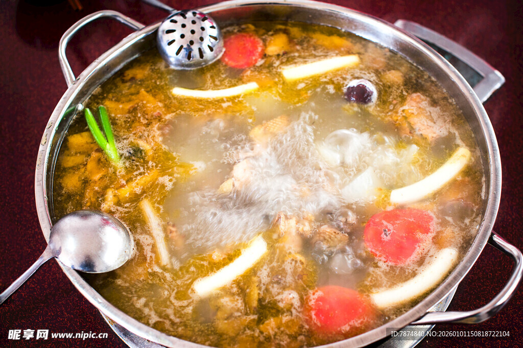 热气腾腾的美味火锅