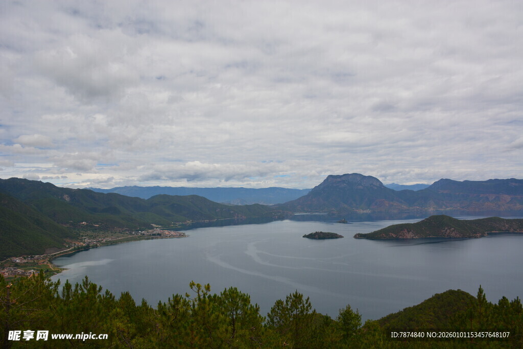 壮丽山水湖景风光图