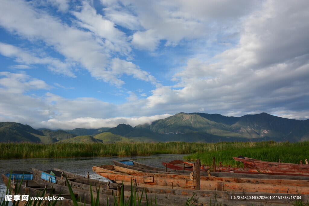 湖畔风光 远山近景皆如画