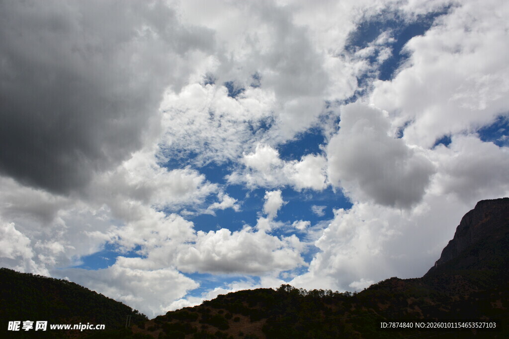 山间云海 天空壮丽景致