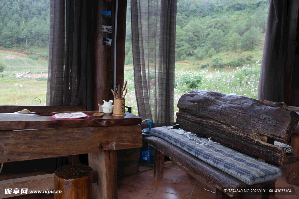 山间木屋温馨静谧一角