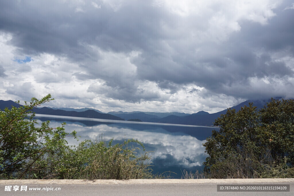 山间云景 云雾缭绕之美