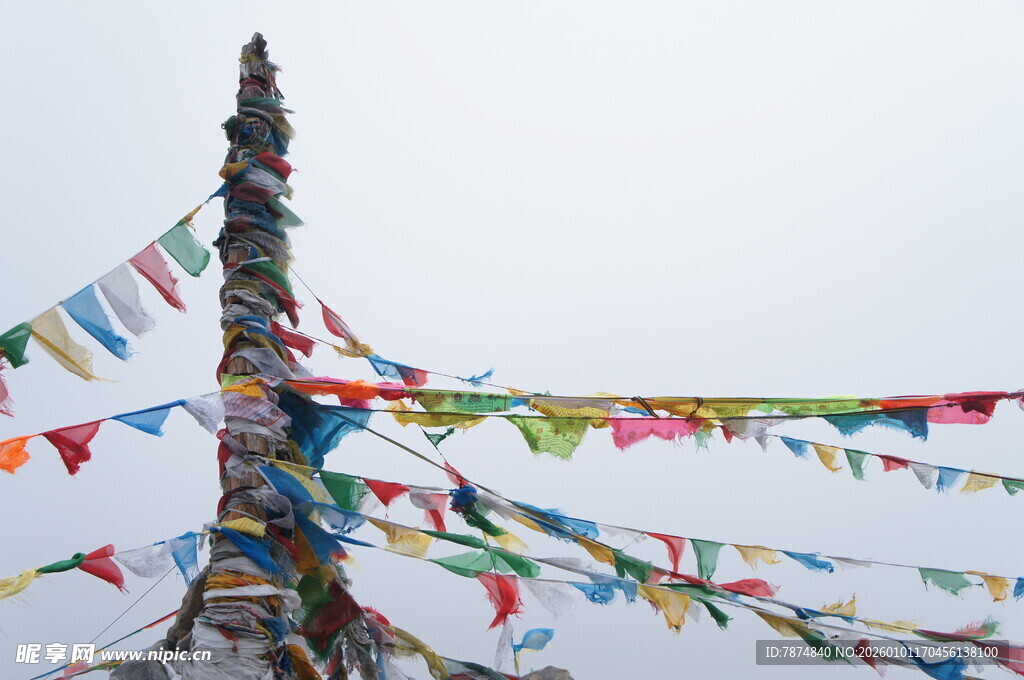 飘扬的五彩经幡