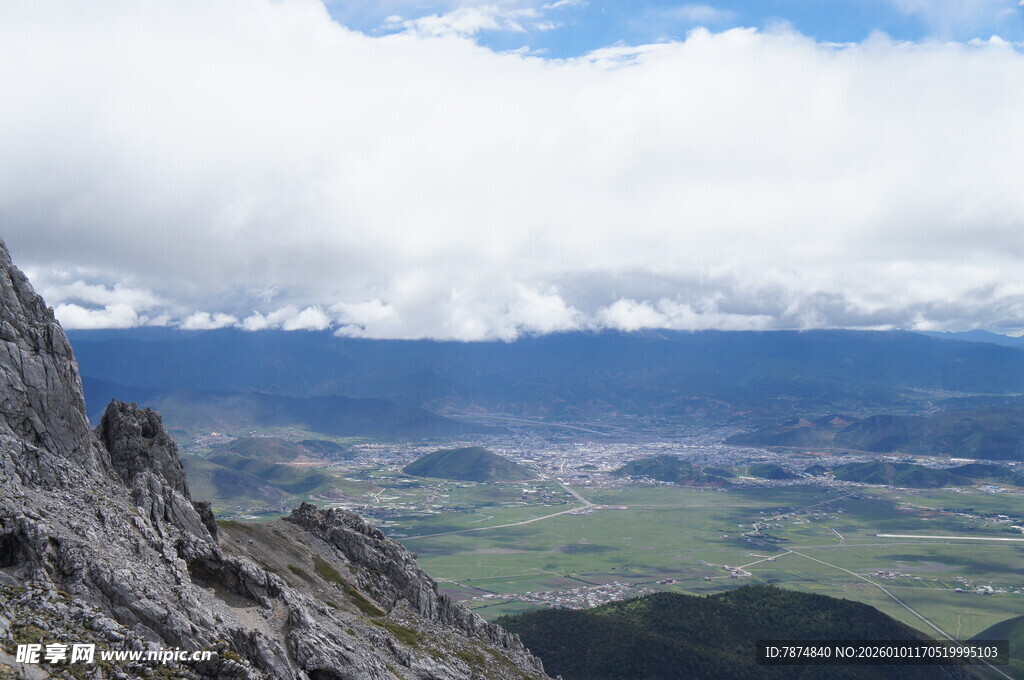 高山云海壮丽风光