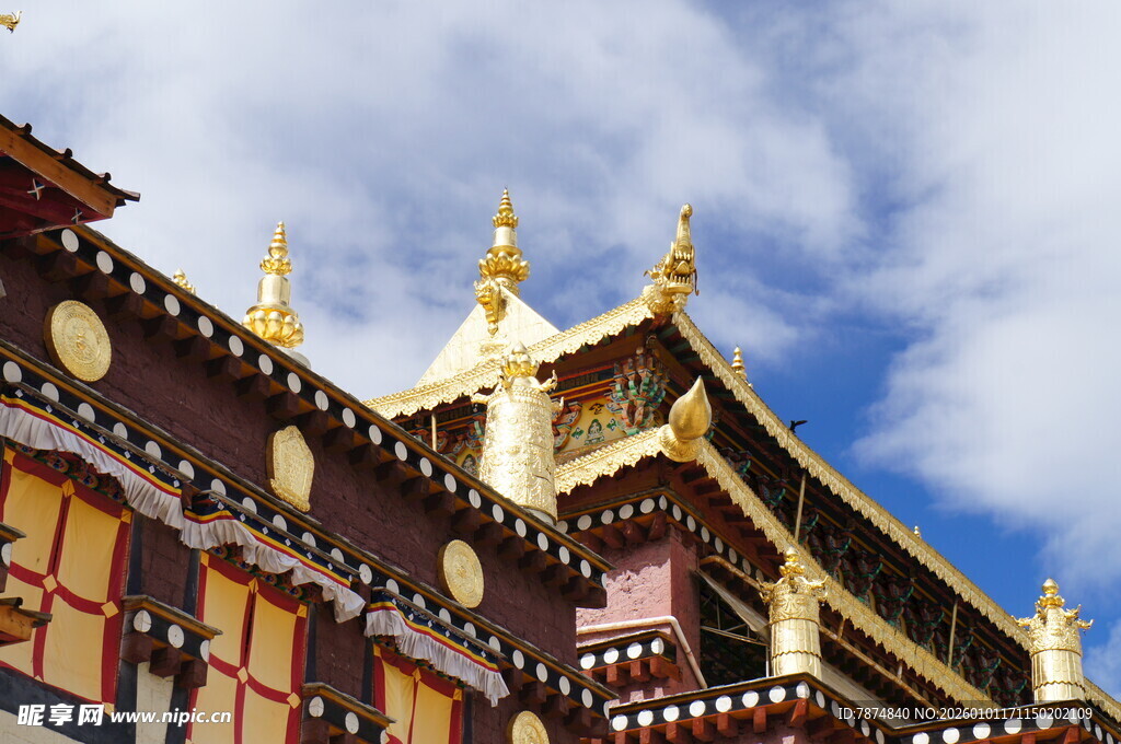 藏式古建筑的华丽屋顶