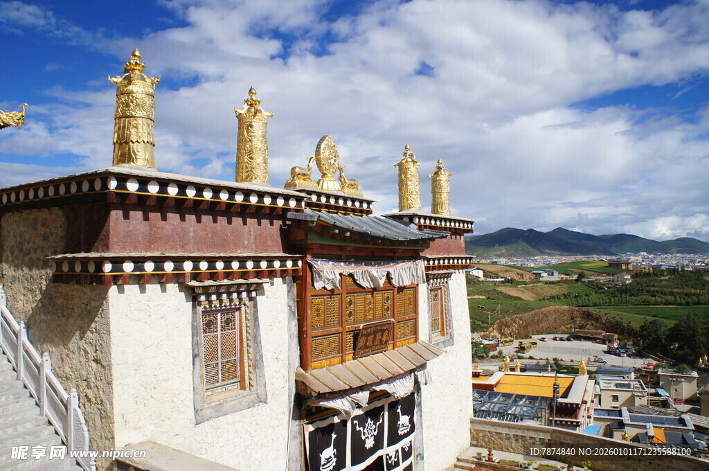 藏式建筑屋顶风光