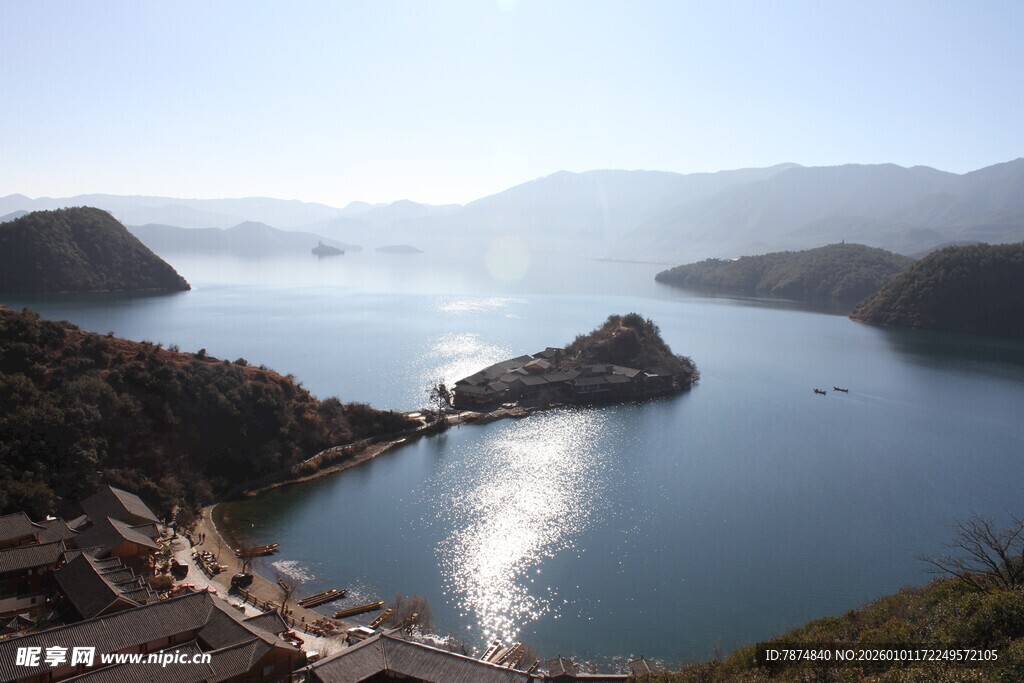 美丽海湾中的岛屿风光