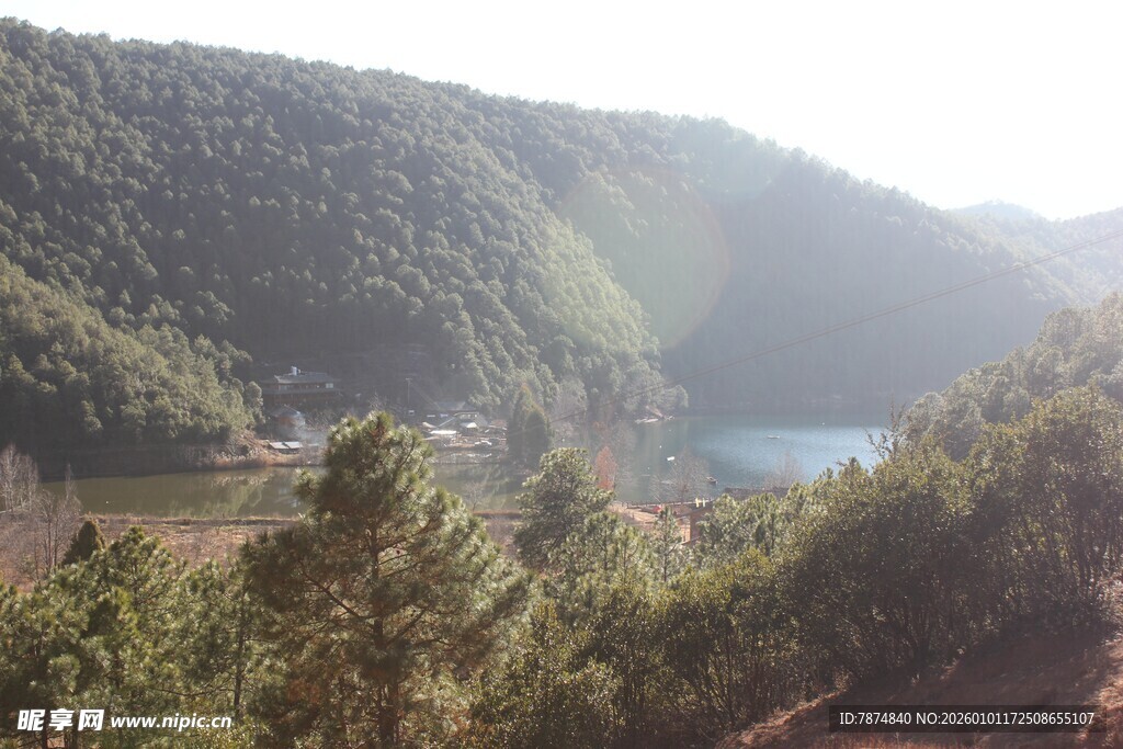 山间湖泊自然风光美景