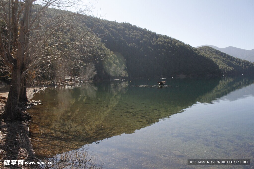 宁静山湖景 自然好风光