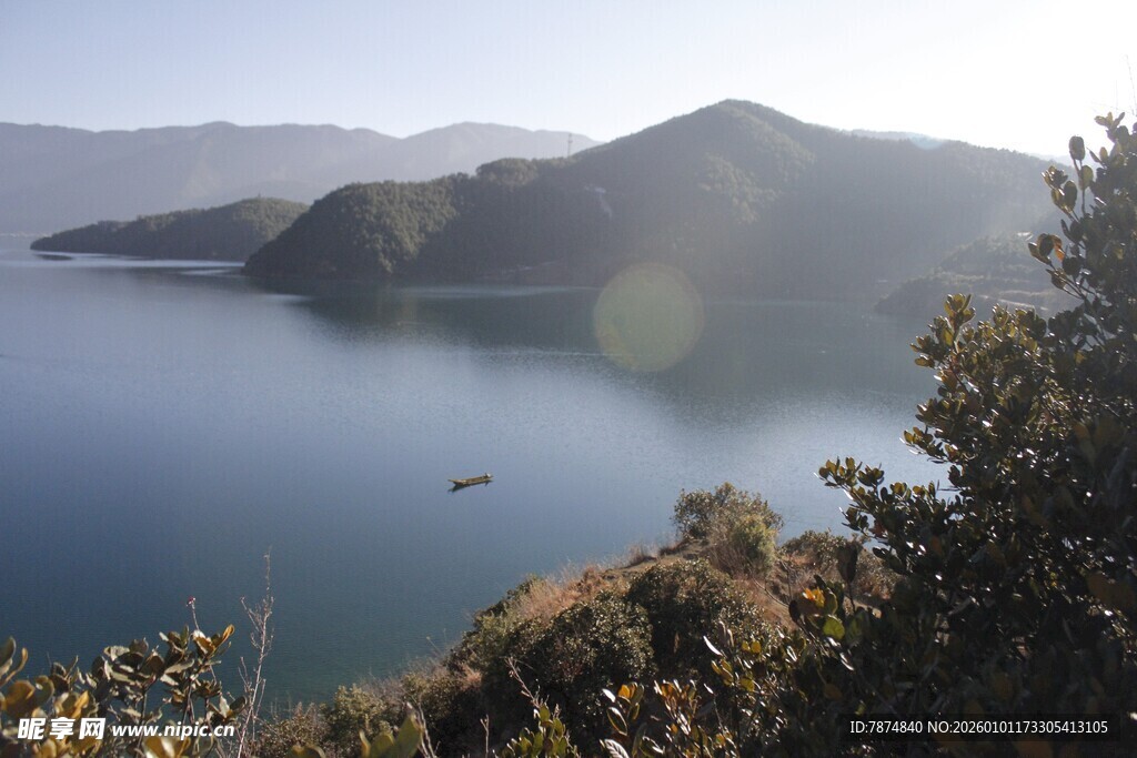 湖畔美景 山水相依