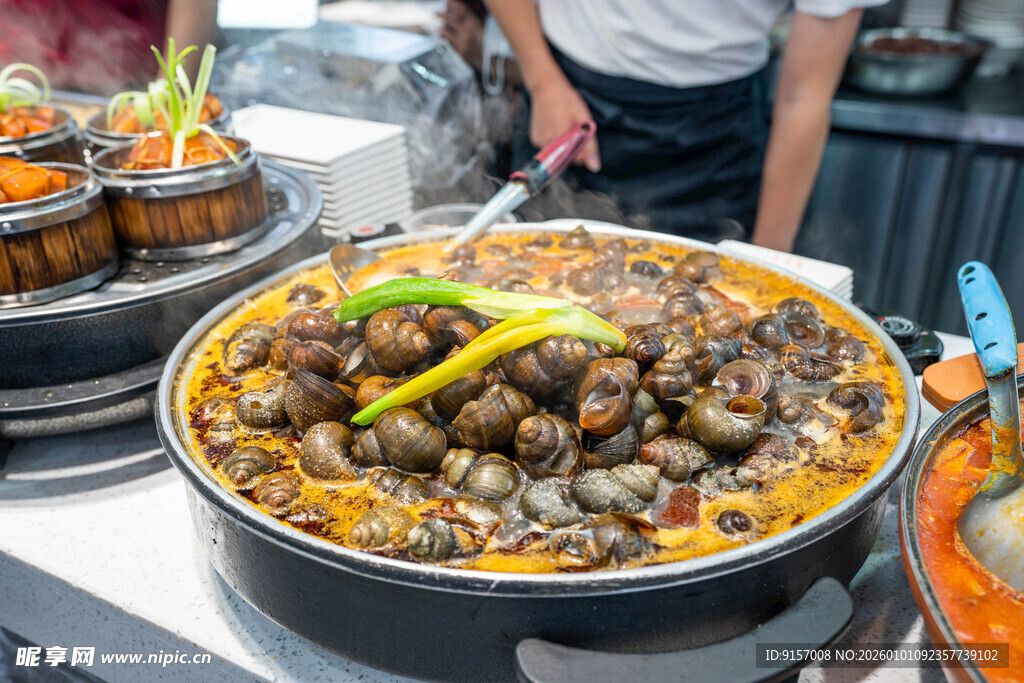 海鲜大锅美食诱人呈现