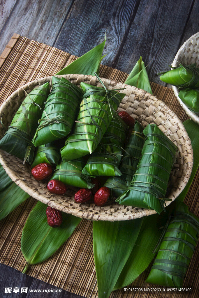 粽叶包裹的美味食材