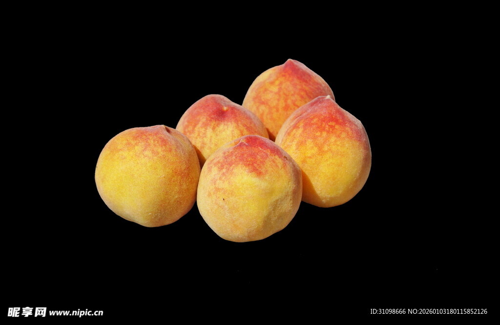 新鲜黄桃堆叠