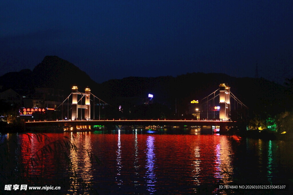 夜晚河畔绚丽灯光桥景