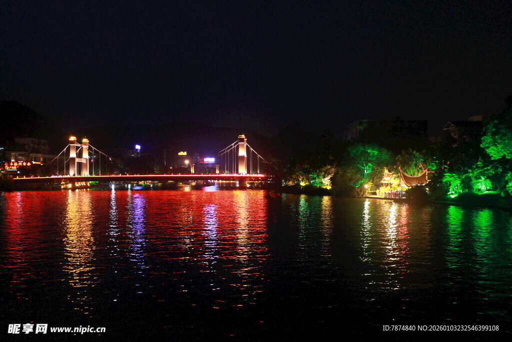 夜晚河畔绚丽灯光美景