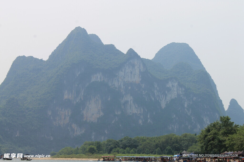 漓江秀丽山峰景观