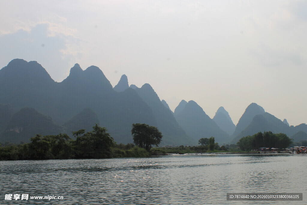 漓江山水美景如画