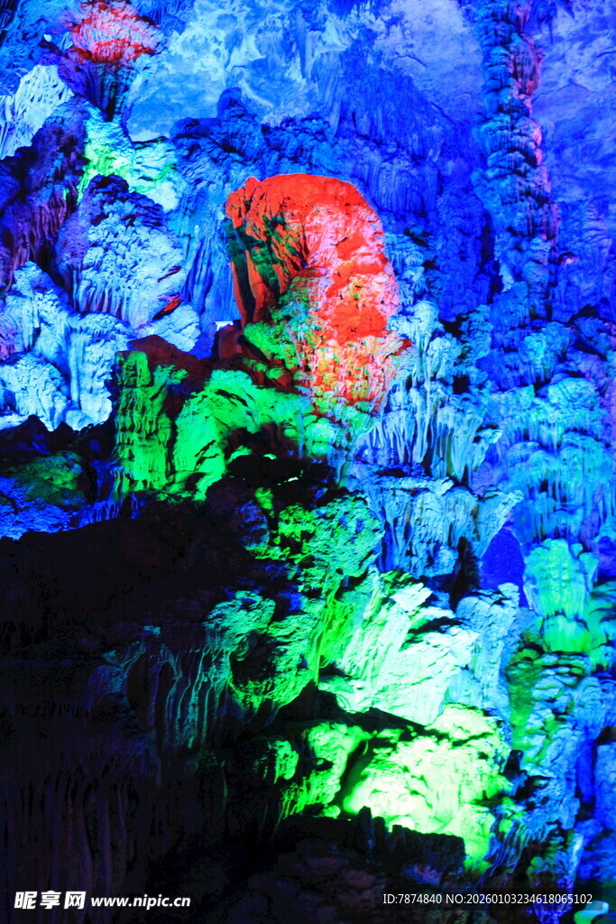 梦幻色彩的抽象艺术画面