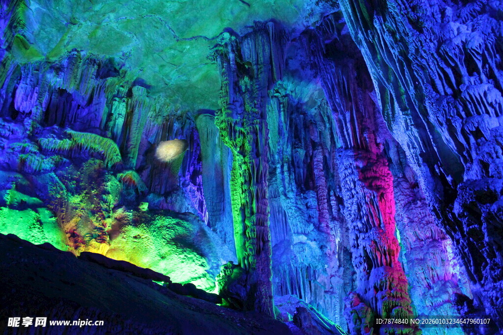 桂林梦幻溶洞景观